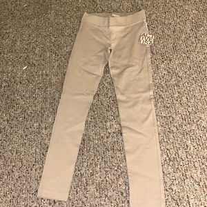 Low rise active USA tan leggings with beautiful waistline!